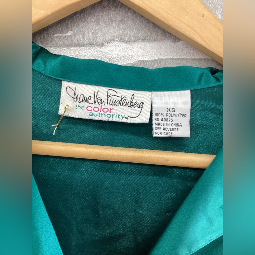 Vintage Diane Von furstenberg Teal Satin Button Front Oversized Top Size XS - Picture 3 of 4
